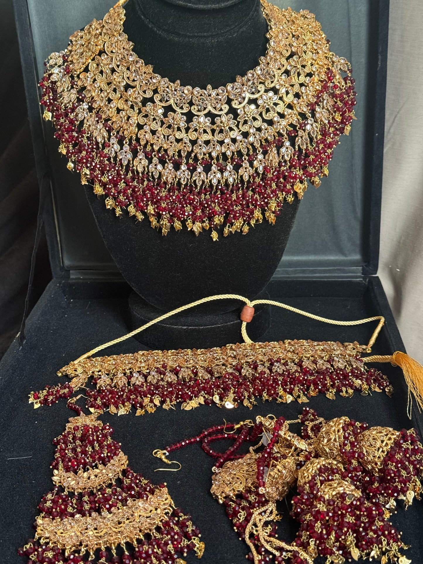 RAVAANI - Hevay Bridal set | Includes: Choker, Necklace, Jhumar, Jhumke, Tikka & Nose Ring | 2 designs available