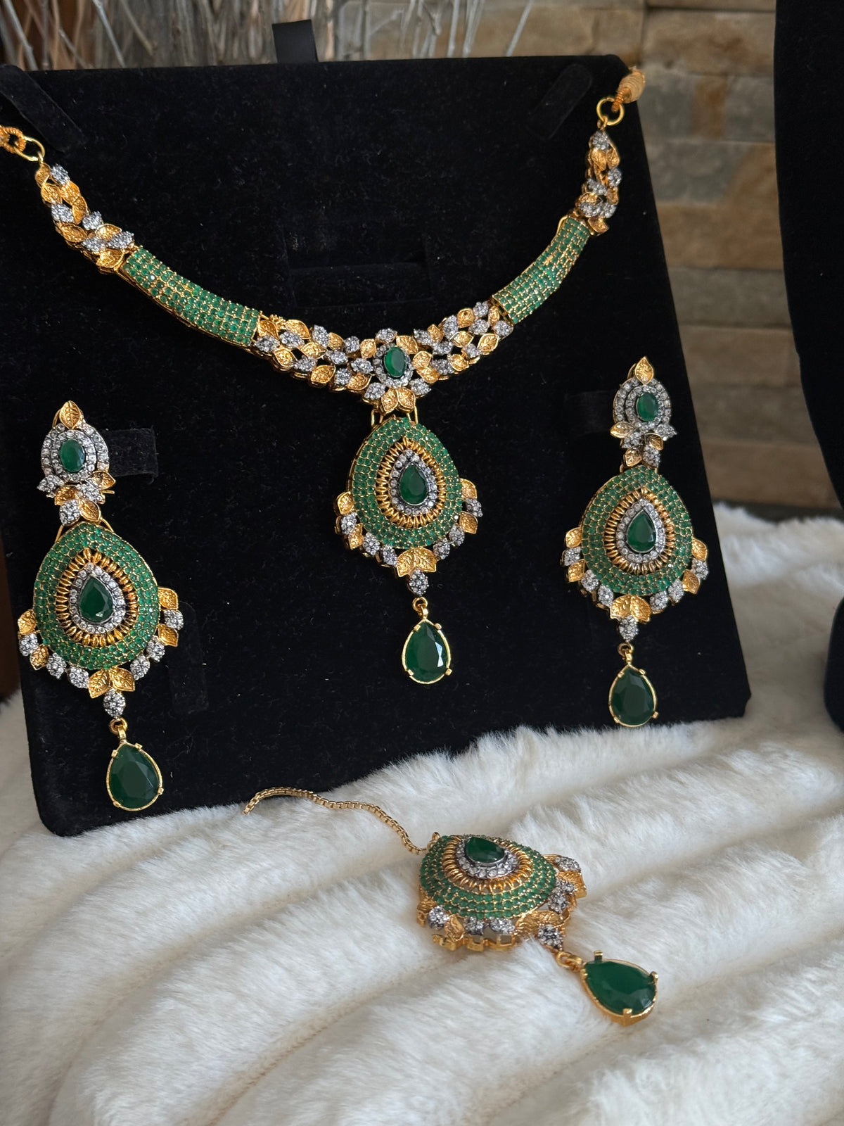 ANAB - Necklace set with earrings and tikka | 10 colours available