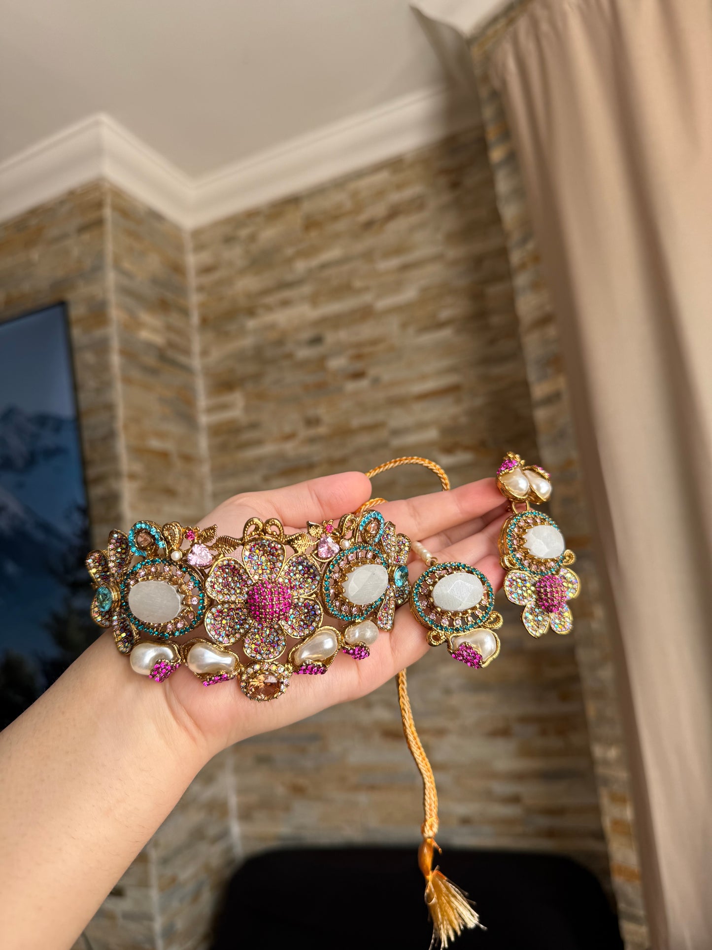 HELEN - Choker set with earrings and tikka | available in 8 colours