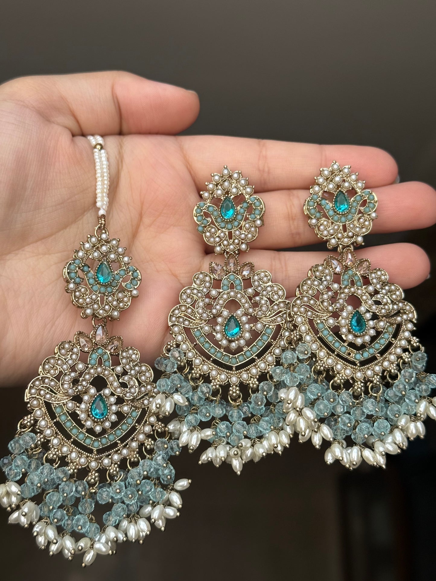 Kubra - Earrings tikka set | 16 colours available