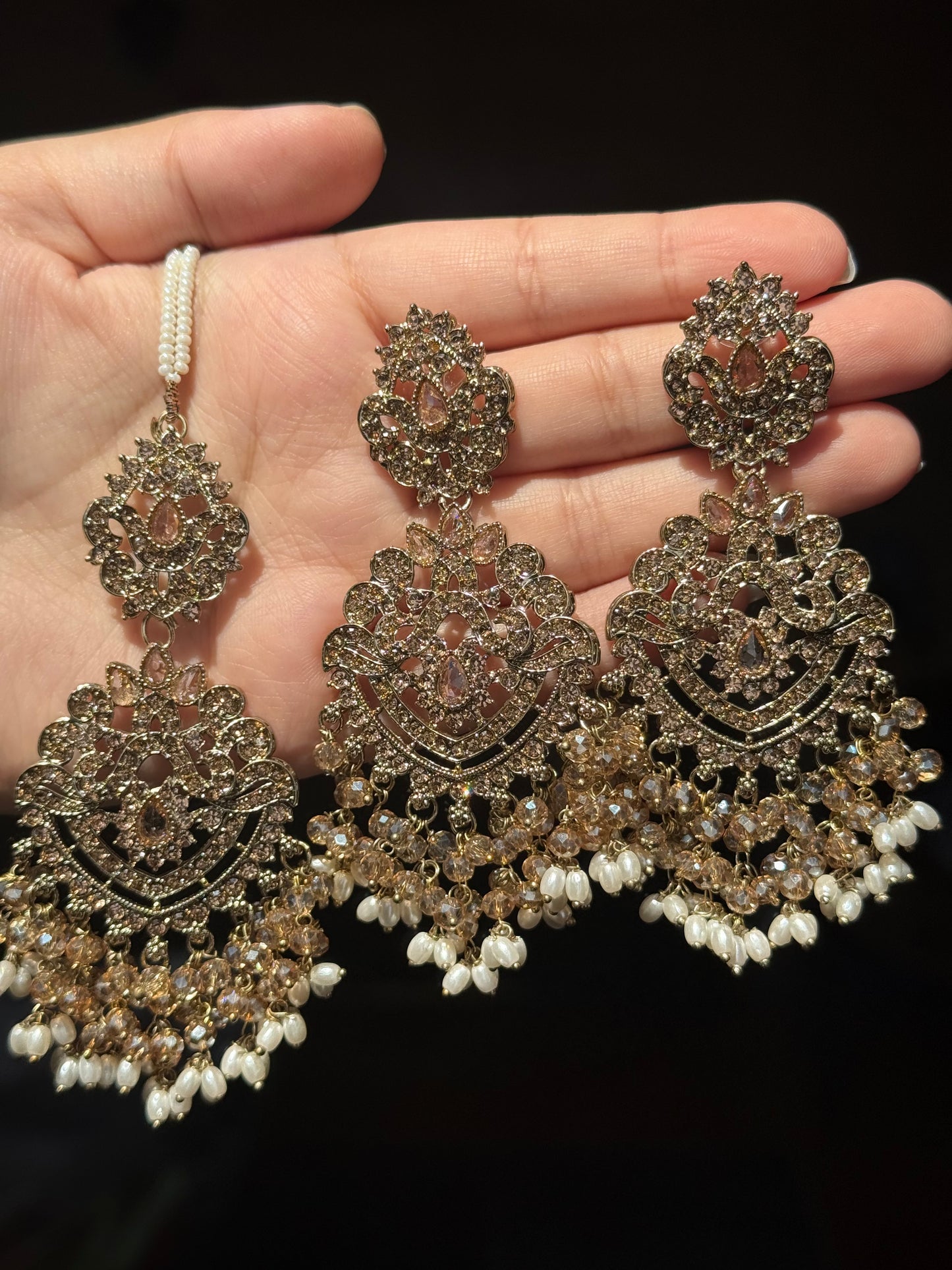 Kubra - Earrings tikka set | 16 colours available