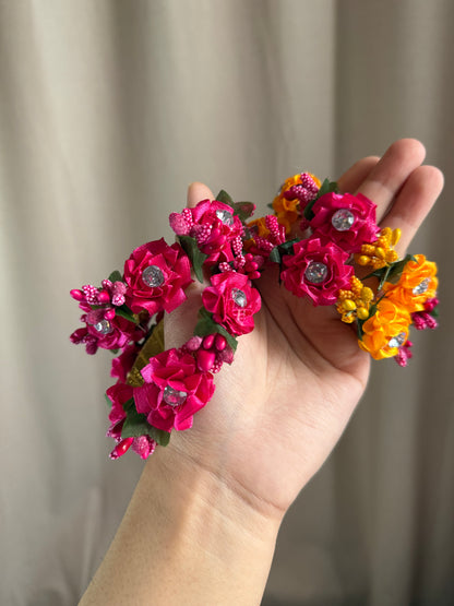 Flower Gajra Bangles (artificial flowers) fit till size 2.8 ONLY!