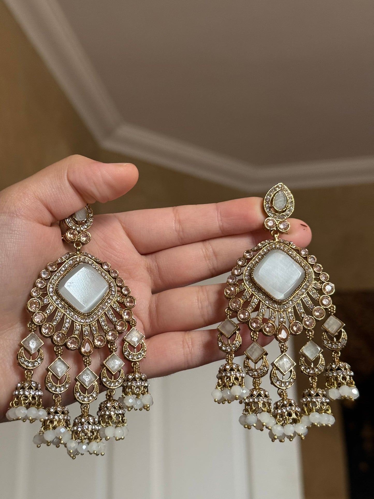 DERIN - Earrings & Tikka set | available in 11 colours | Ammysglamour