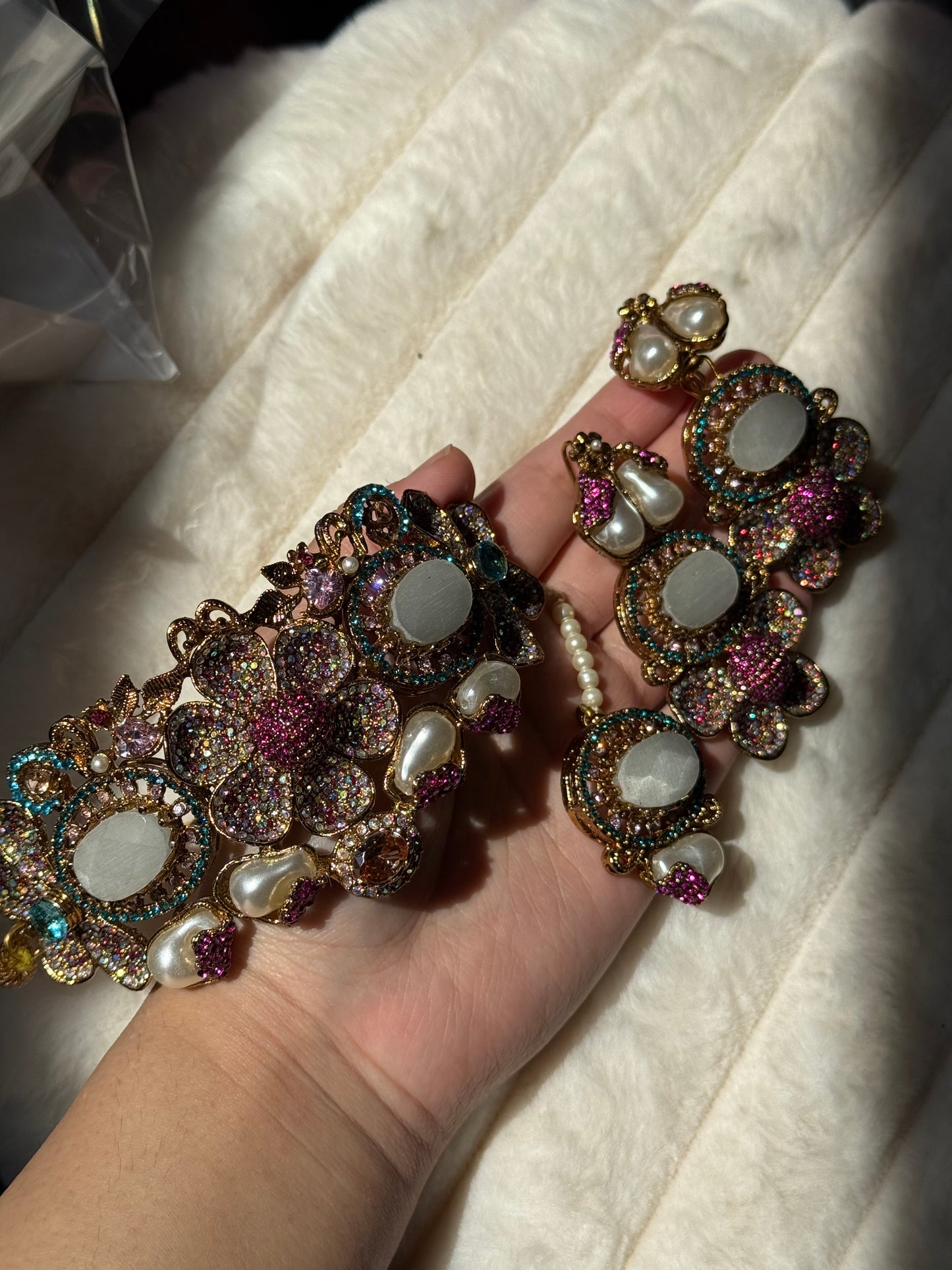 HELEN - Choker set with earrings and tikka | available in 8 colours
