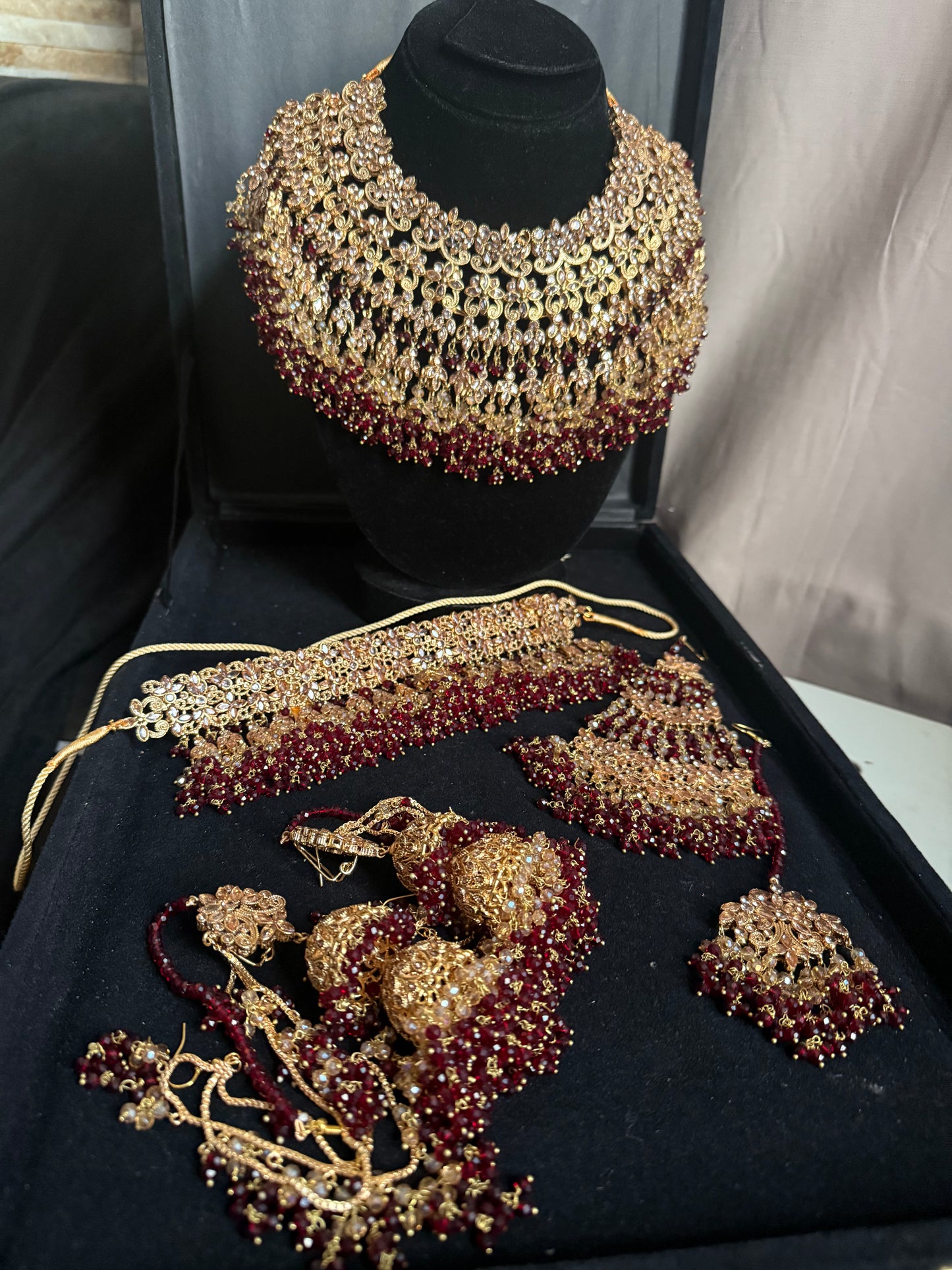 RAVAANI - Hevay Bridal set | Includes: Choker, Necklace, Jhumar, Jhumke, Tikka & Nose Ring | 2 designs available