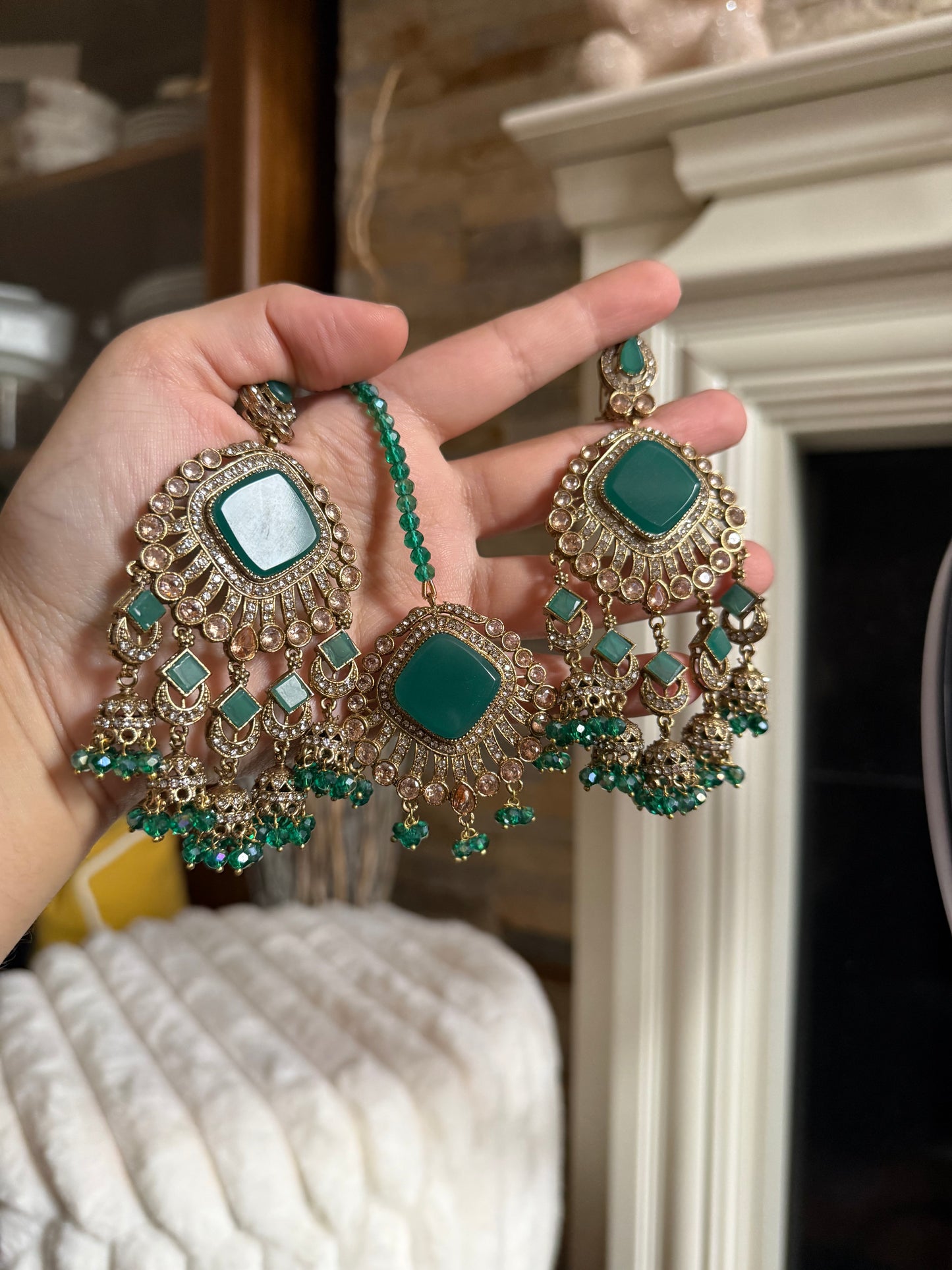 DERIN - Earrings & Tikka set | available in 11 colours | Ammysglamour