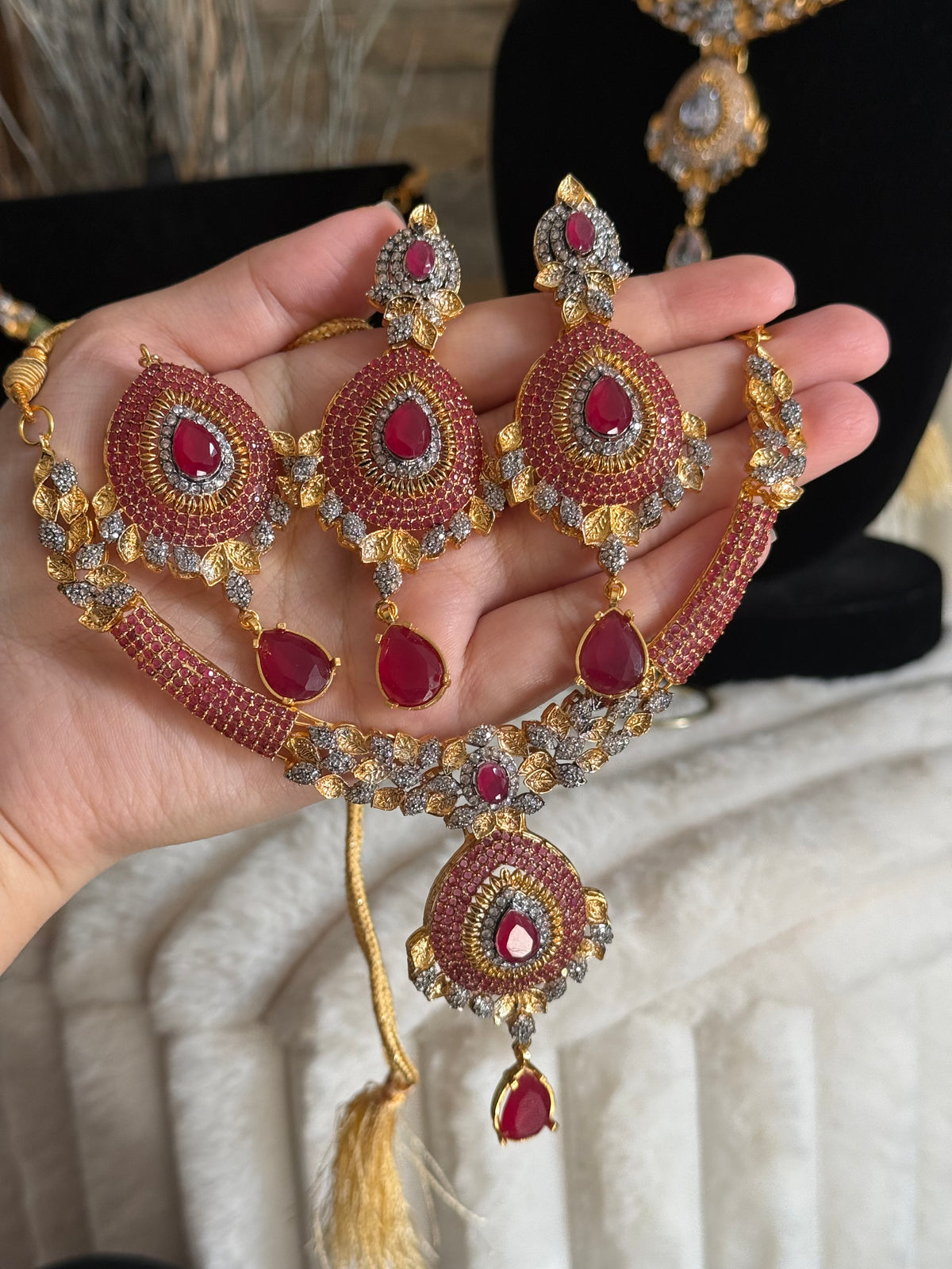 ANAB - Necklace set with earrings and tikka | 10 colours available