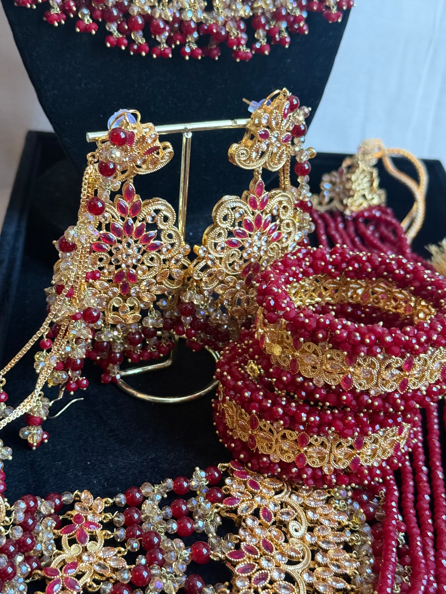 Humna - Heavy Bridal set includes: Mala, choker, Jhumar, Earrings and Tikka