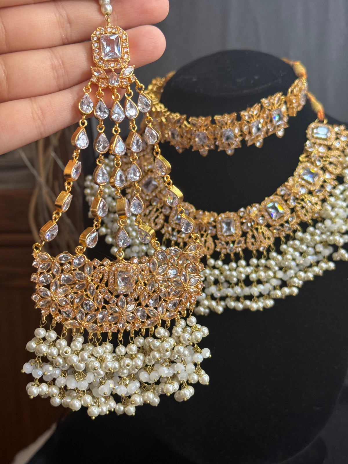 NIDA - Heavy bridal set WHITE | includes: necklace, choker, jhumar, earrings, tikka and a hand piece