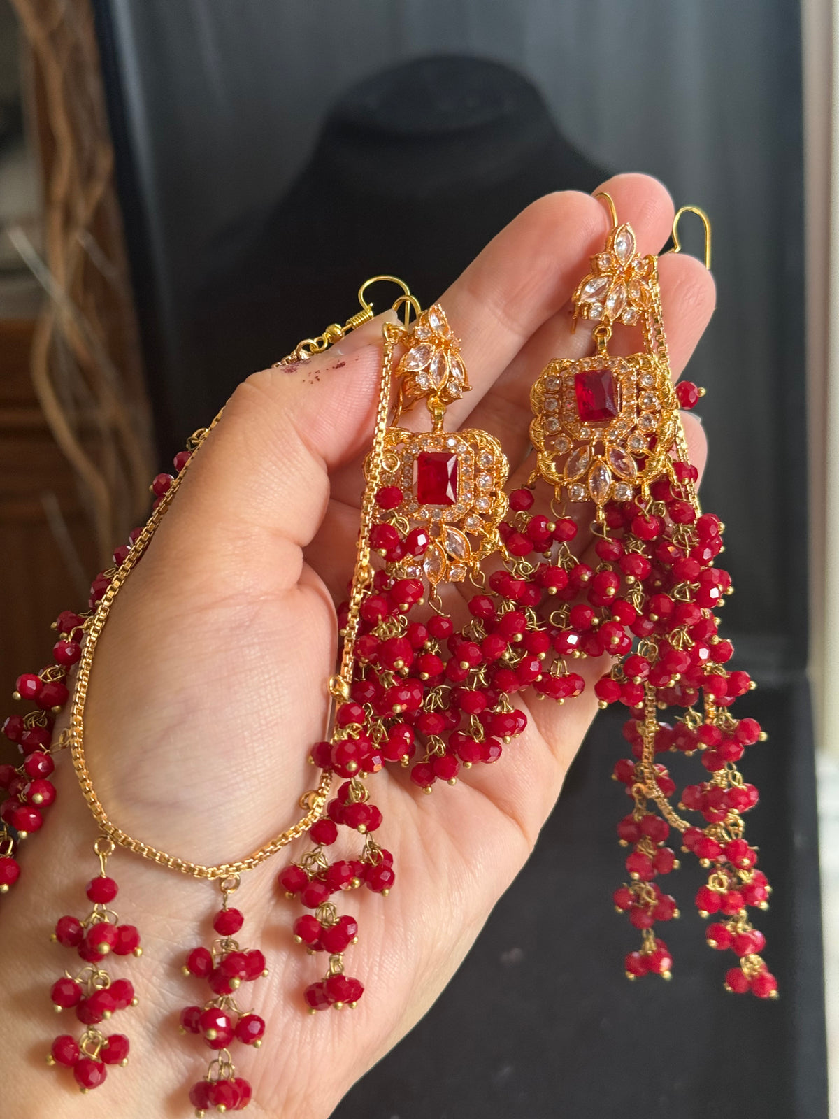 NIDA - Heavy bridal set includes: necklace, choker, jhumar, earrings, tikka and a hand piece (RED)
